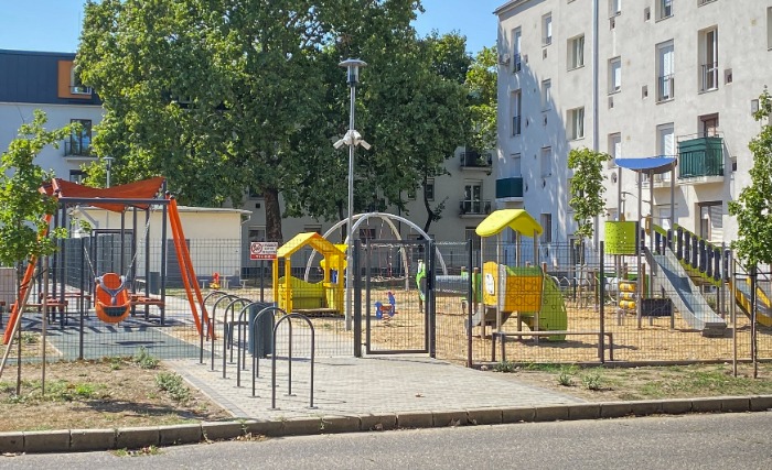 Debreceni Sóház városrészben található Késmárk utcai közösségi tér felújítása